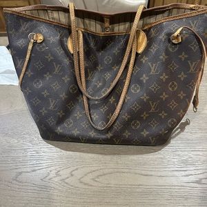 Louis Vuitton Neverfull MM handbag